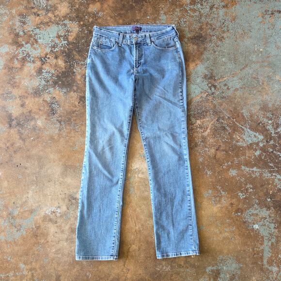 NYDJ Marilyn Straight Leg Jeans Size 6 Light Wash Embellished Pockets Slimming - Picture 1 of 8